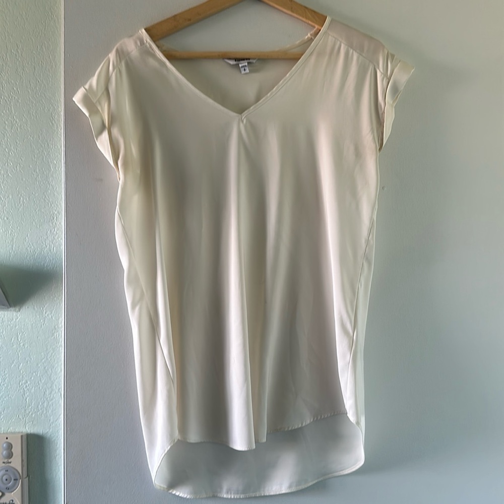 White short sleeve blouse
